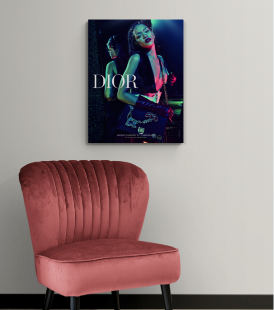 Постер без рамки "Женщина Dior" в размере 30х40