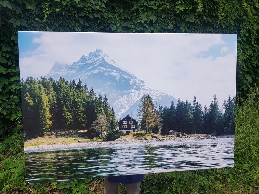 Постер без рамки "Дом у реки" в размере 30х40