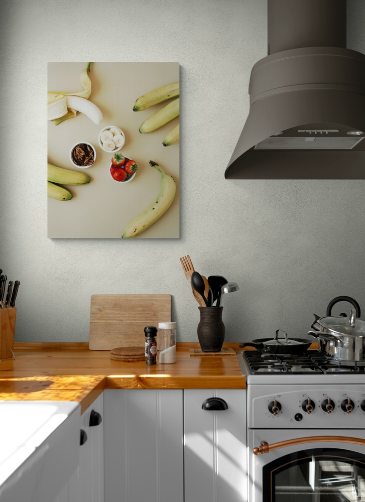 Постер без рамки "Бананы, клубника и орехи" в размере 30х40