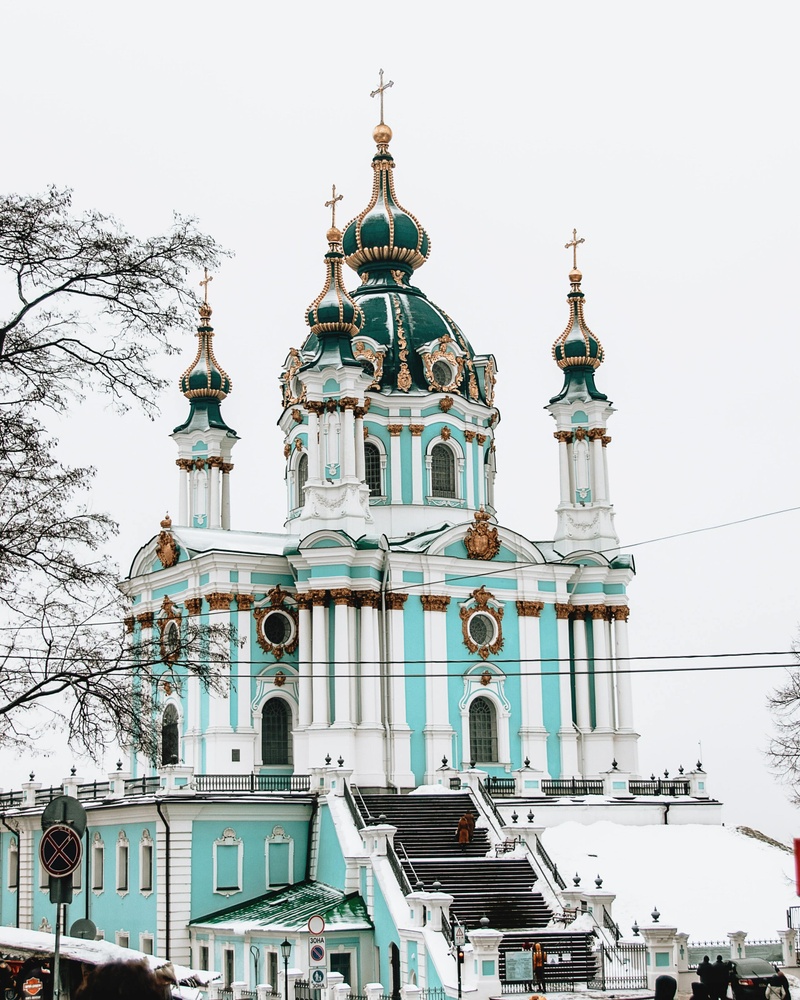 Постер без рамки "Андреевская церковь в Киеве" в размере 30х40